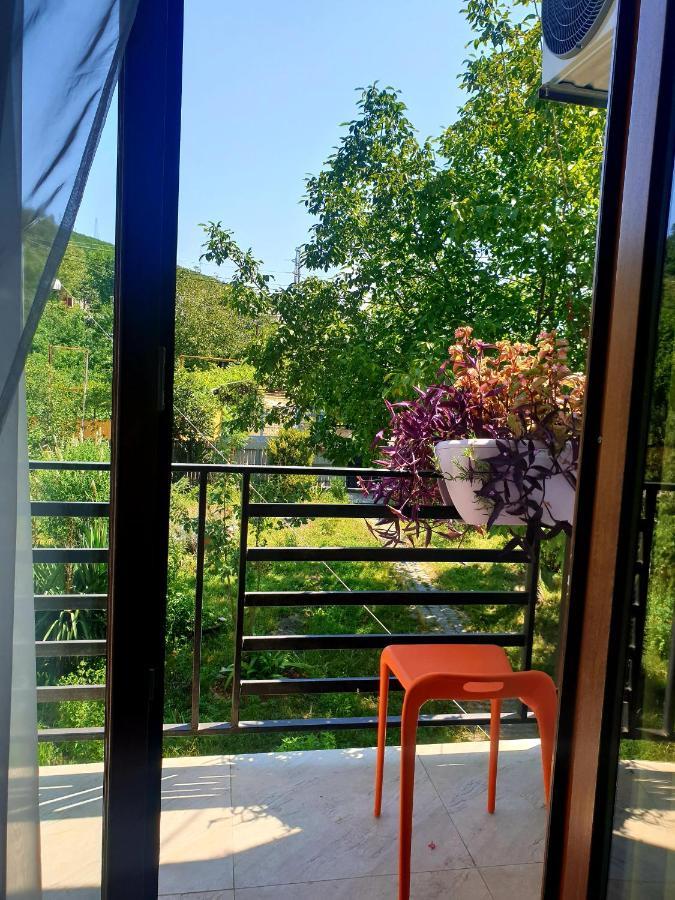 Hotel Four Seasons in Koutaïssi Extérieur photo